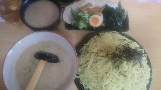 ２種の 群馬レポ ラーメン もん吉 ゆりもりつけ麺 つけ汁 俺ニュース W