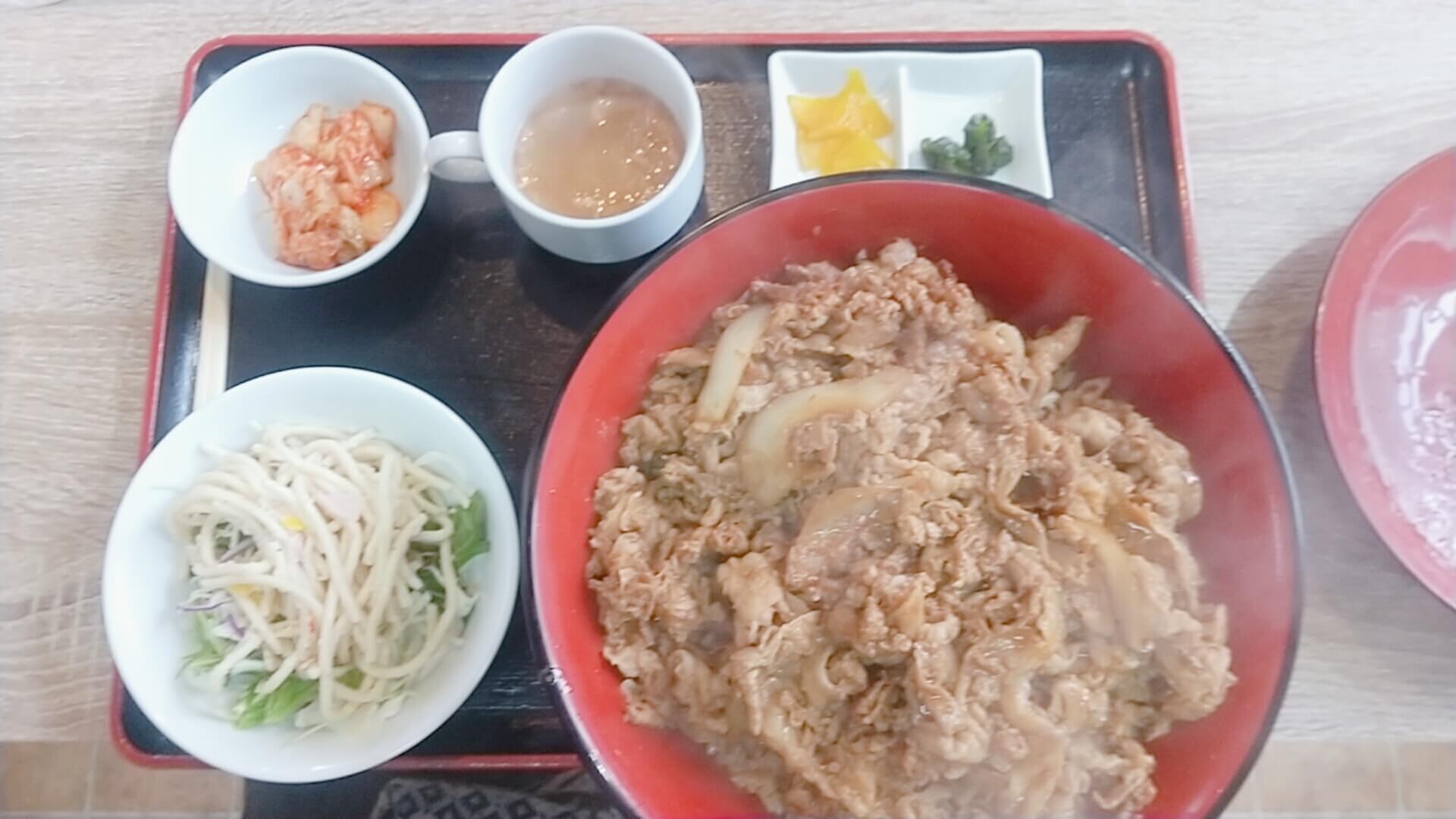 石川県小松市のガッツリ食堂 男飯ロッキー スタ豚のっけ焼飯 俺ニュース W